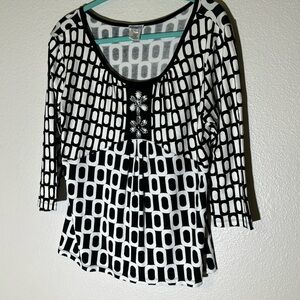 Women’s large Usindo blouse with jewel detail